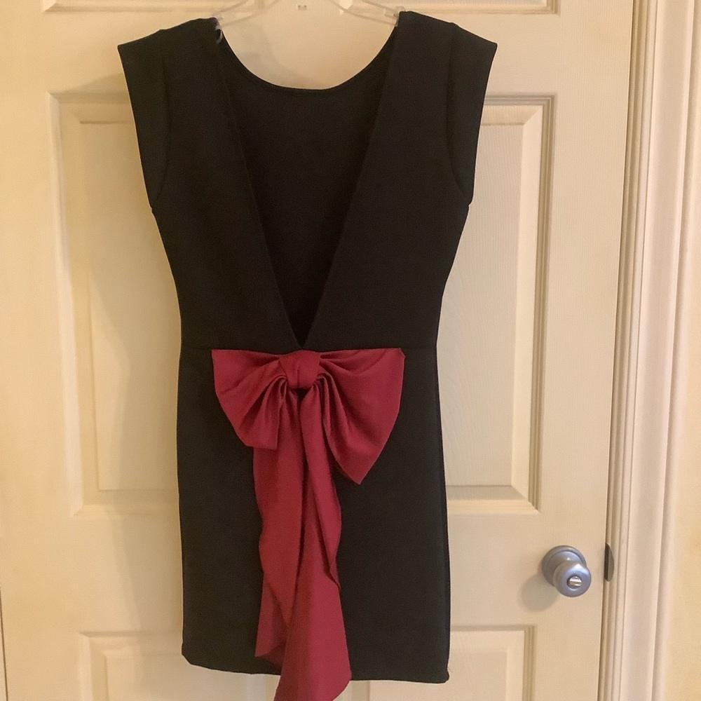 Adorable stretch little black dress